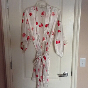BHS British Home Stores Women's Bathrobe Robe  White Floral Size UK 12/14 Silky